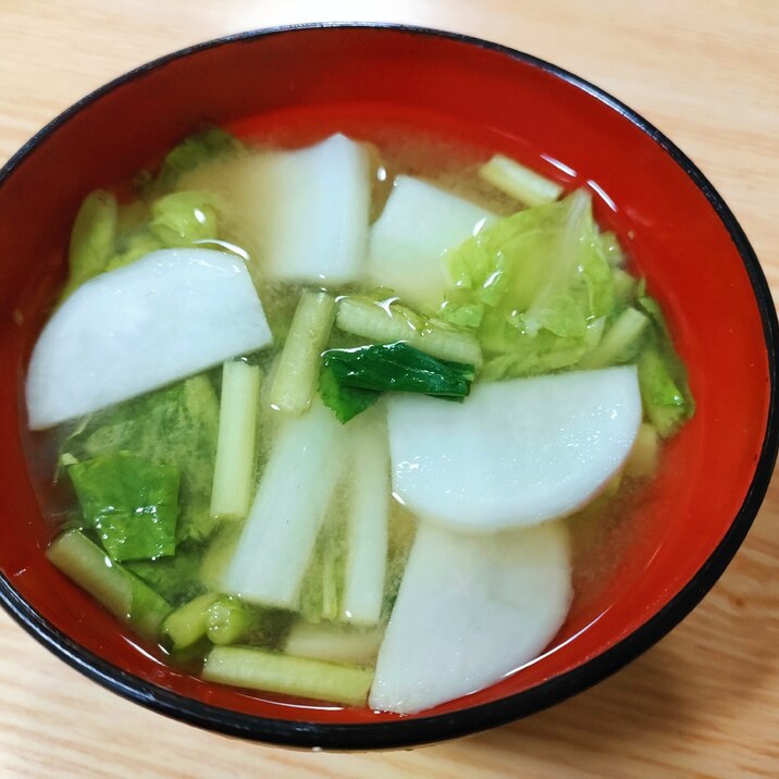 かぶとかぶの葉と白菜の味噌汁